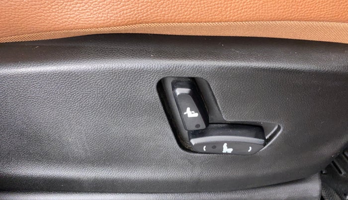 2020 MG HECTOR PLUS SHARP HYBRID PETROL, Petrol, Manual, 12,343 km, Driver Side Adjustment Panel