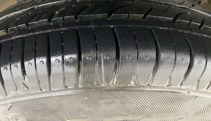 2014 Maruti Alto 800 LXI, Petrol, Manual, 43,217 km, Right Rear Tyre Tread