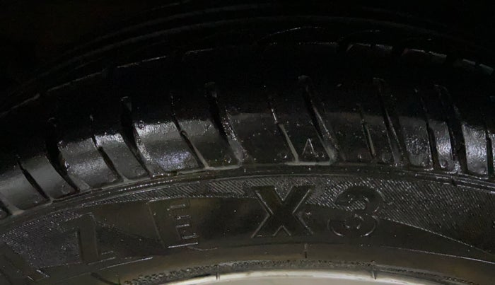 2017 Tata Tiago XZ PETROL, Petrol, Manual, 63,440 km, Right Rear Tyre Tread