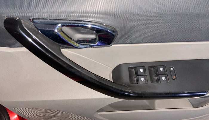 2017 Tata Tiago XZ PETROL, Petrol, Manual, 63,440 km, Driver Side Door Panels Control