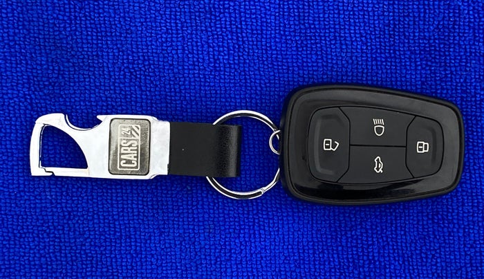 2021 Tata PUNCH CREATIVE  MT, Petrol, Manual, 19,238 km, Key Close Up