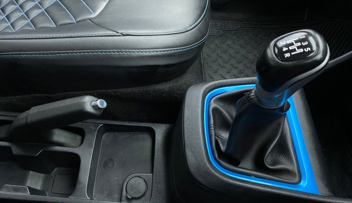 2021 Tata PUNCH CREATIVE  MT, Petrol, Manual, 19,238 km, Gear Lever