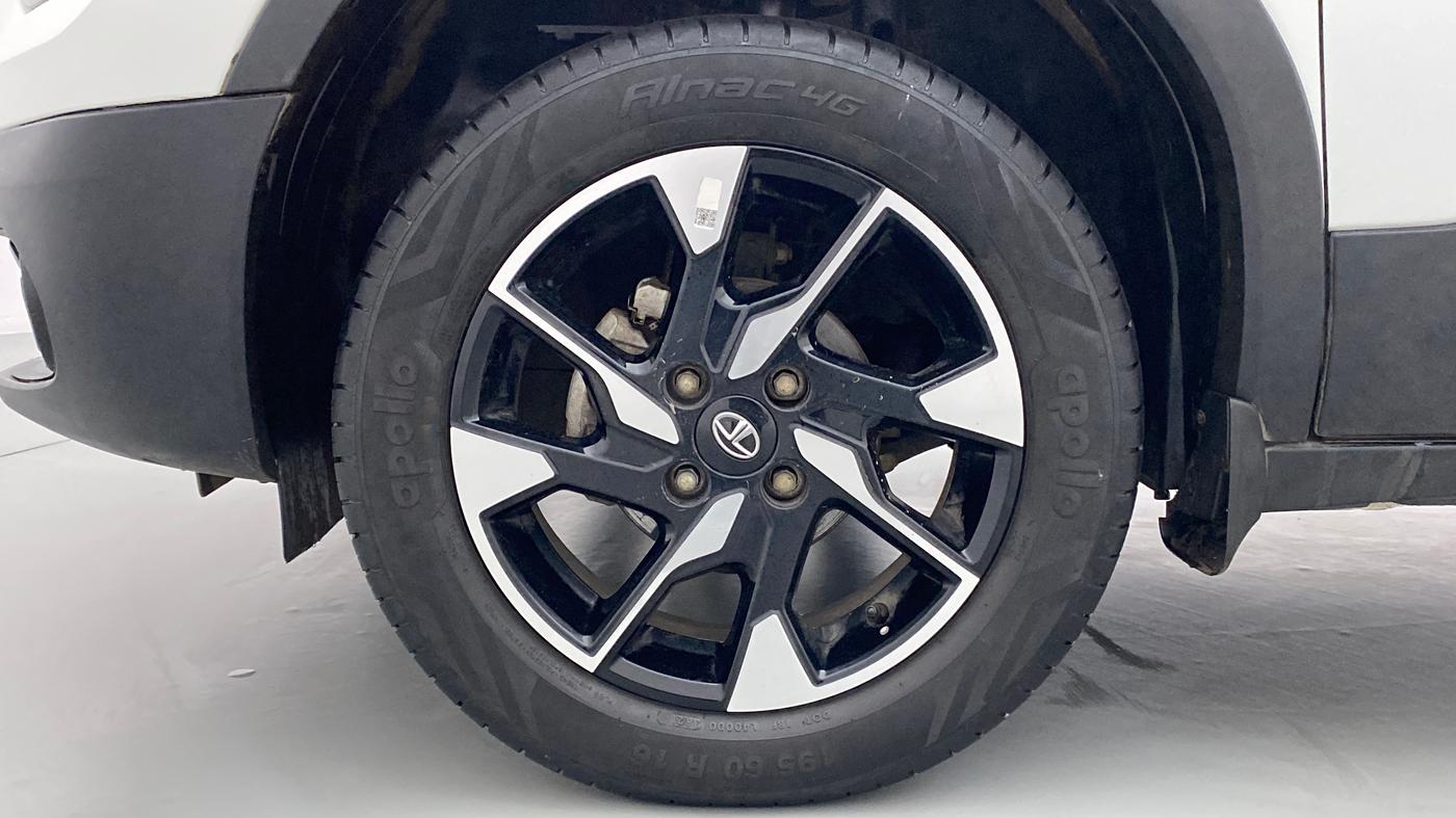 2021 Tata PUNCH CREATIVE  MT, Petrol, Manual, 19,238 km, Left Front Wheel