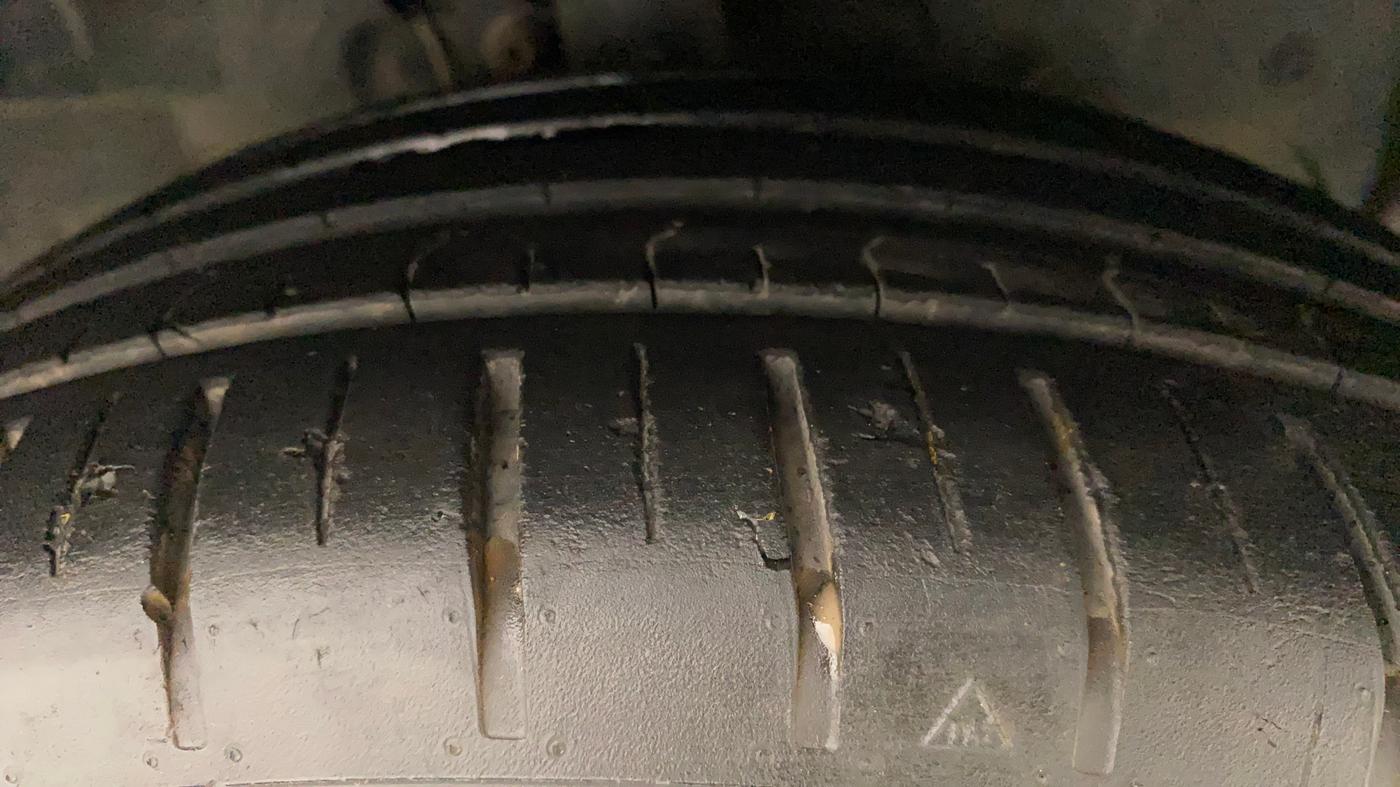 2020 Ford Figo Aspire TITANIUM PLUS 1.2 PETROL, Petrol, Manual, 32,053 km, Right Front Tyre Tread