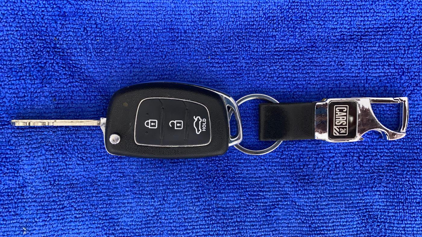 2014 Hyundai Xcent S (O) 1.2, Petrol, Manual, 80,250 km, Key Close Up