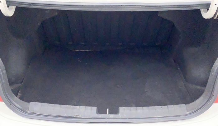 2014 Hyundai Xcent S (O) 1.2, Petrol, Manual, 80,250 km, Boot Inside