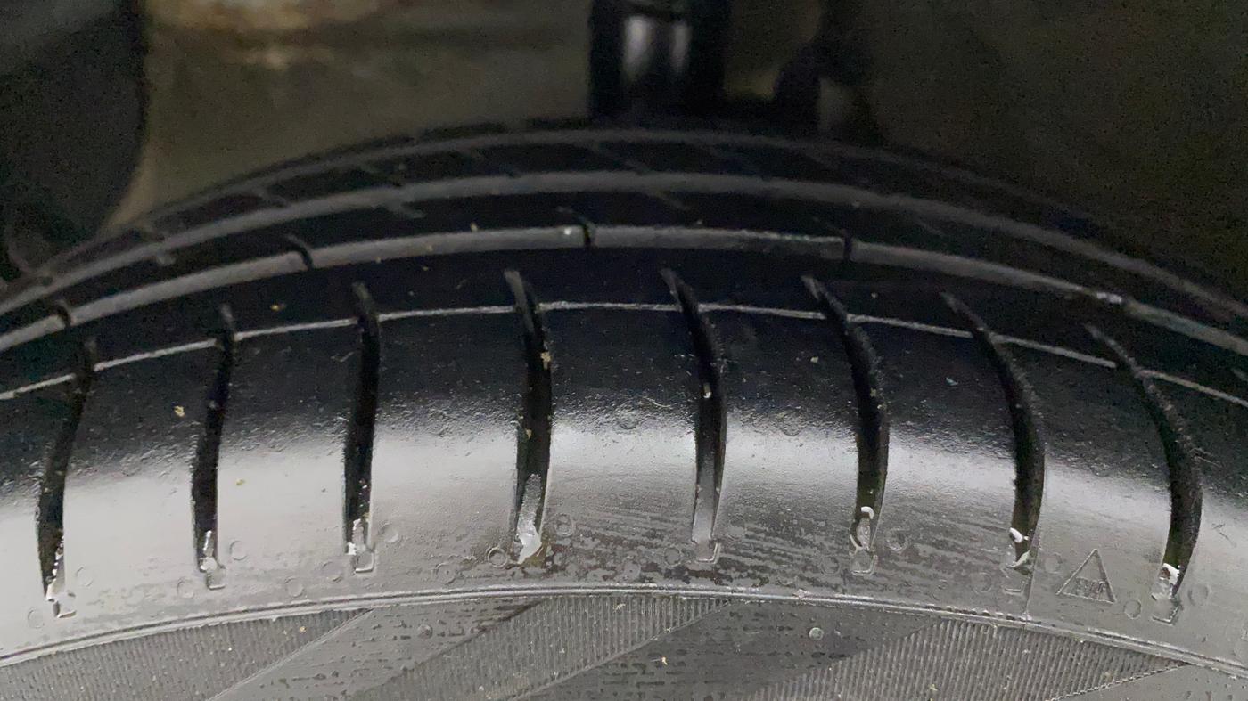 2014 Hyundai Xcent S (O) 1.2, Petrol, Manual, 80,250 km, Left Front Tyre Tread
