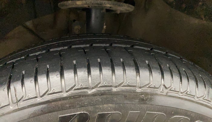 2023 Maruti Ertiga   VXI (O) CNG, CNG, Manual, 44,431 km, Left Front Tyre Tread