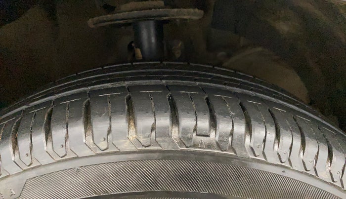 2023 Maruti Ertiga   VXI (O) CNG, CNG, Manual, 44,431 km, Right Front Tyre Tread