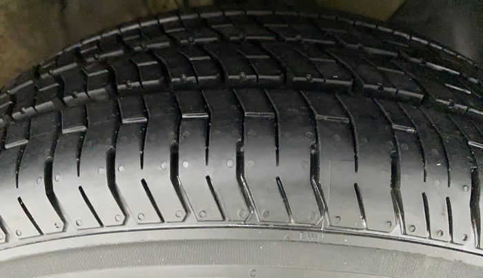 2018 Hyundai Elite i20 MAGNA EXECUTIVE 1.2, Petrol, Manual, 55,117 km, Right Front Tyre Tread