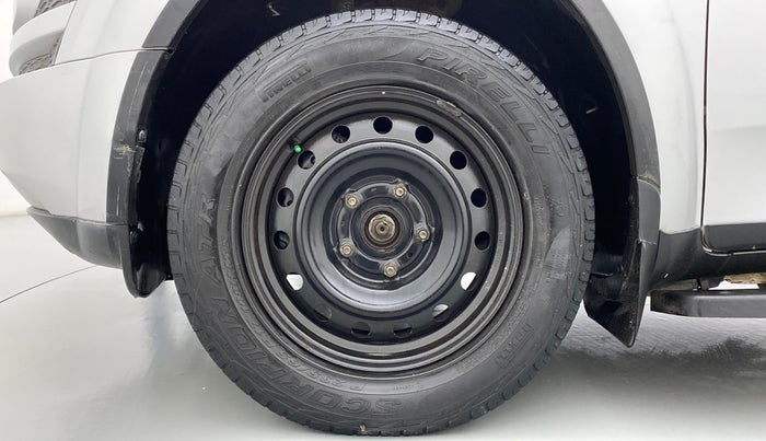 2013 Mahindra XUV500 W6 4X2, Diesel, Manual, 61,648 km, Left Front Wheel