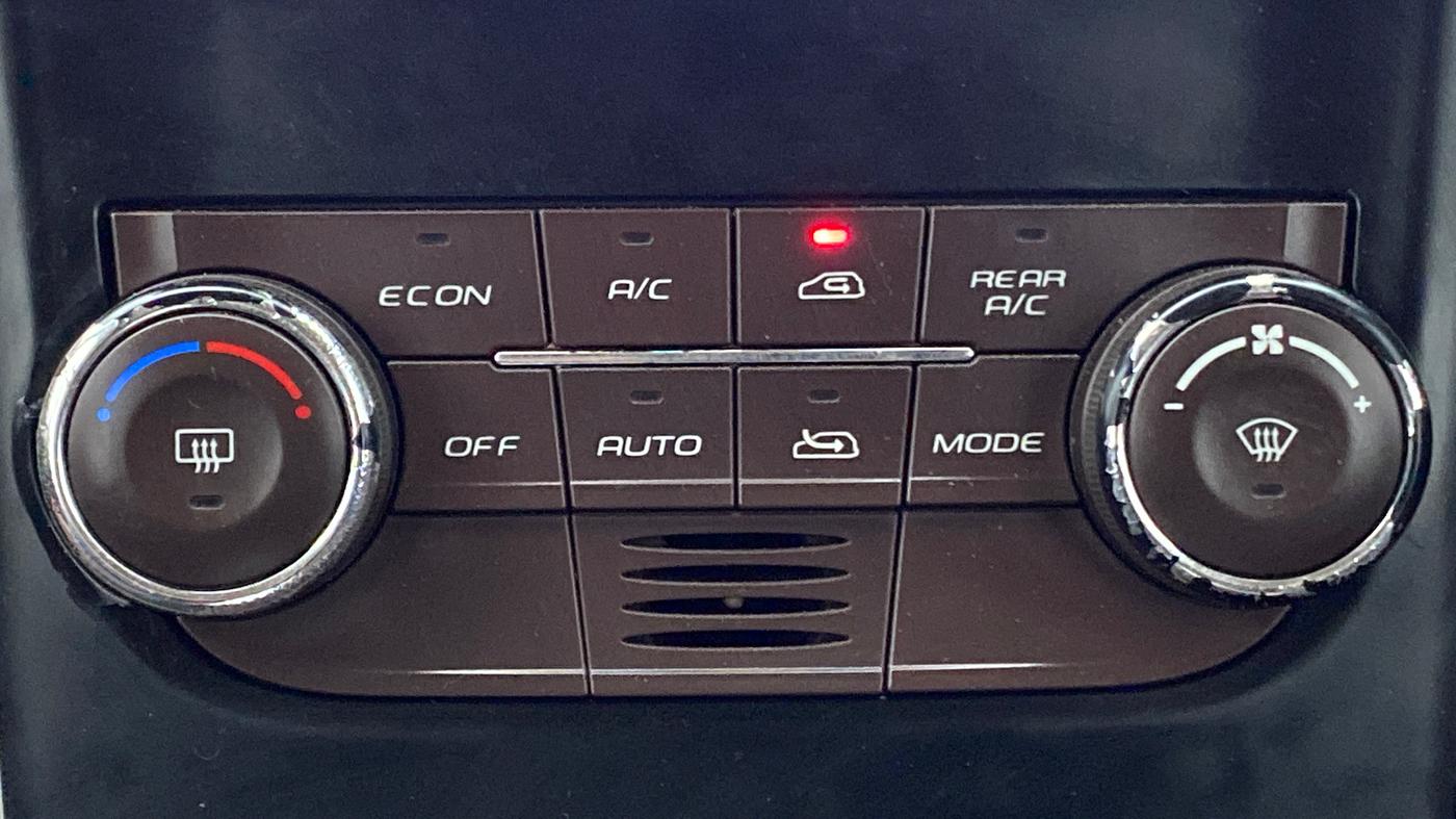 2013 Mahindra XUV500 W6 4X2, Diesel, Manual, 61,648 km, Automatic Climate Control