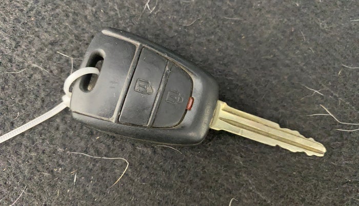 2017 Hyundai Grand i10 SPORTZ 1.2 KAPPA VTVT, Petrol, Manual, 77,942 km, Key Close Up