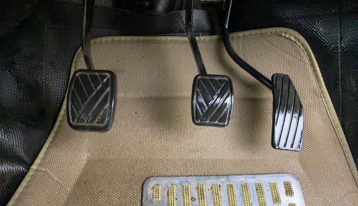 2014 Maruti Wagon R 1.0 VXI, CNG, Manual, 61,557 km, Pedals