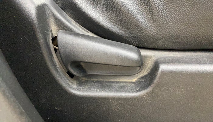 2014 Maruti Wagon R 1.0 VXI, CNG, Manual, 61,557 km, Driver Side Adjustment Panel