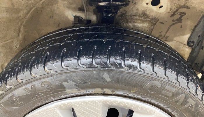 2014 Maruti Wagon R 1.0 VXI, CNG, Manual, 61,557 km, Right Front Tyre Tread