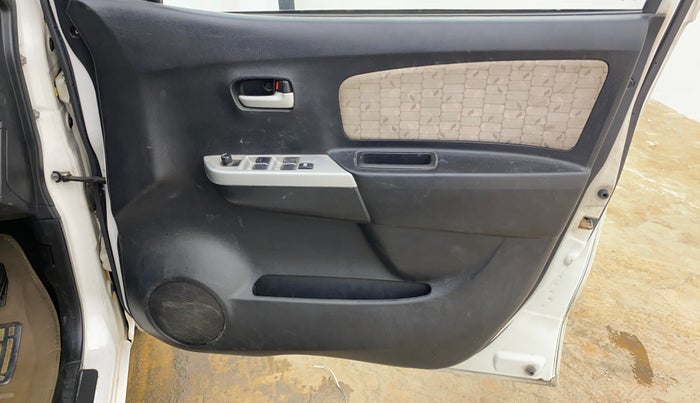 2014 Maruti Wagon R 1.0 VXI, CNG, Manual, 61,557 km, Driver Side Door Panels Control
