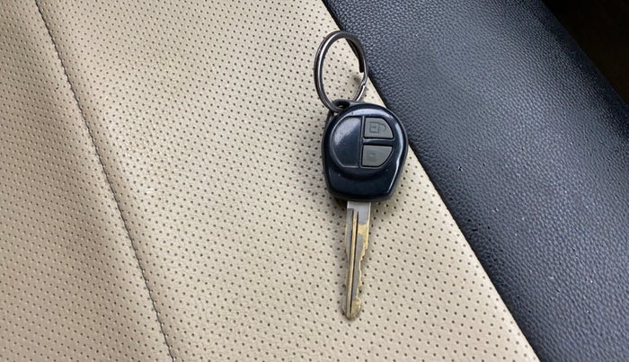 2014 Maruti Wagon R 1.0 VXI, CNG, Manual, 61,557 km, Key Close Up