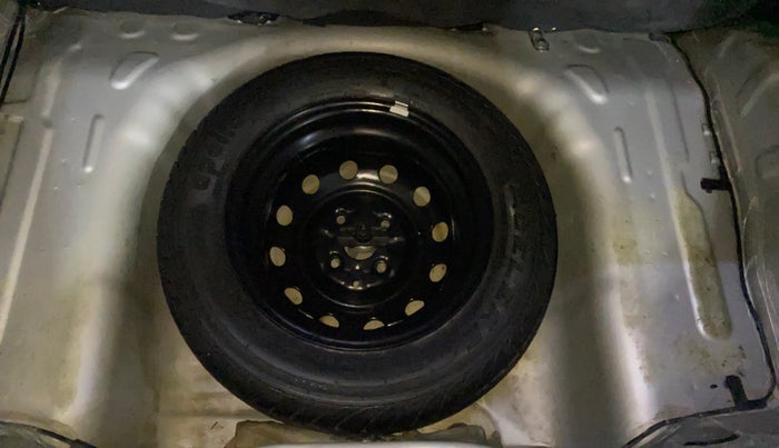 2015 Hyundai Eon MAGNA +, Petrol, Manual, 21,667 km, Spare Tyre