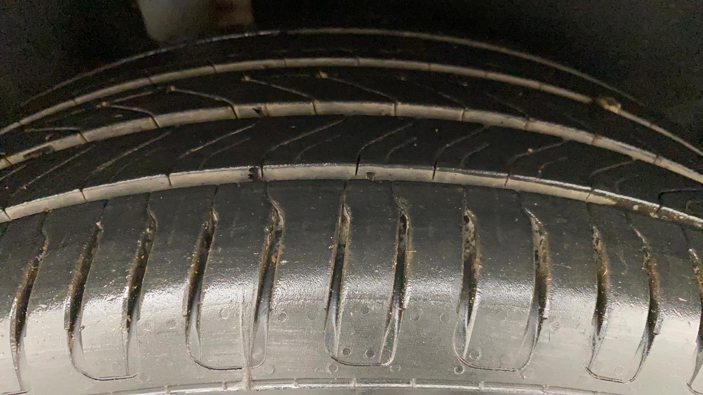 2015 Ford Ecosport TITANIUM 1.5L PETROL AT, Petrol, Automatic, 54,032 km, Right Rear Tyre Tread