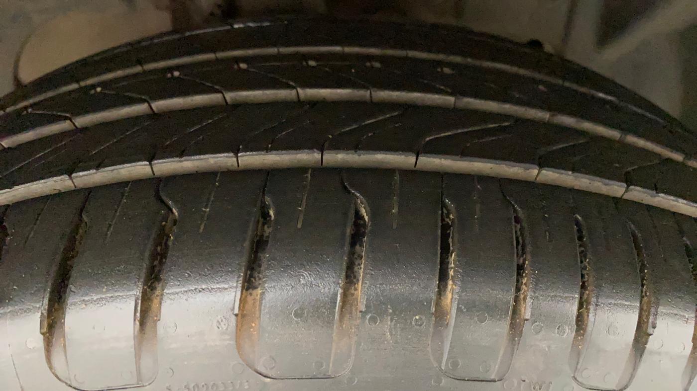 2015 Ford Ecosport TITANIUM 1.5L PETROL AT, Petrol, Automatic, 54,032 km, Right Front Tyre Tread