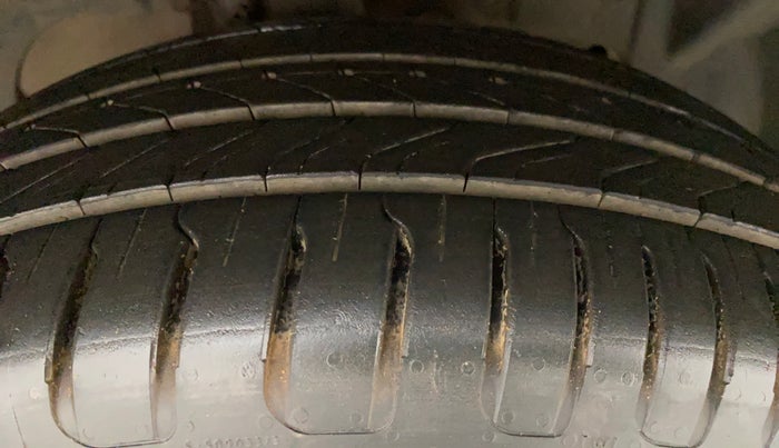 2015 Ford Ecosport TITANIUM 1.5L PETROL AT, Petrol, Automatic, 54,032 km, Right Front Tyre Tread