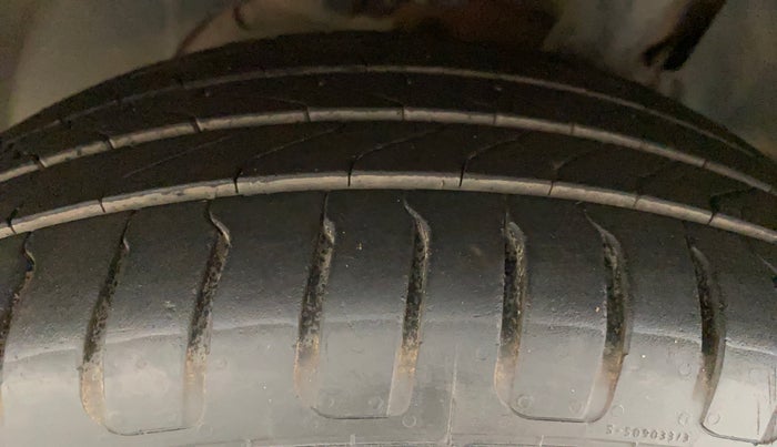 2015 Ford Ecosport TITANIUM 1.5L PETROL AT, Petrol, Automatic, 54,032 km, Left Front Tyre Tread