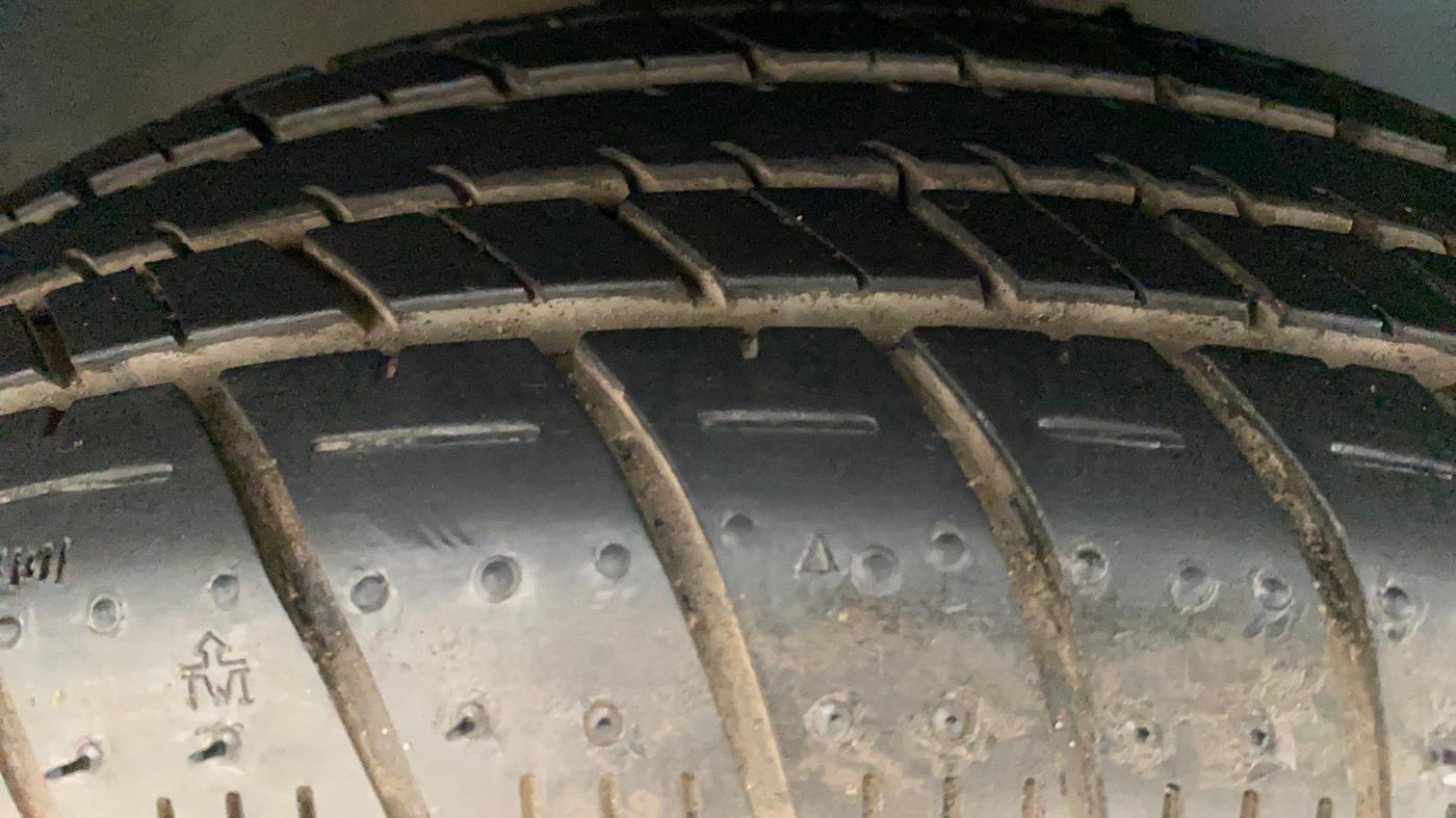 2015 Maruti Celerio ZXI AMT, Petrol, Automatic, 29,274 km, Right Front Tyre Tread