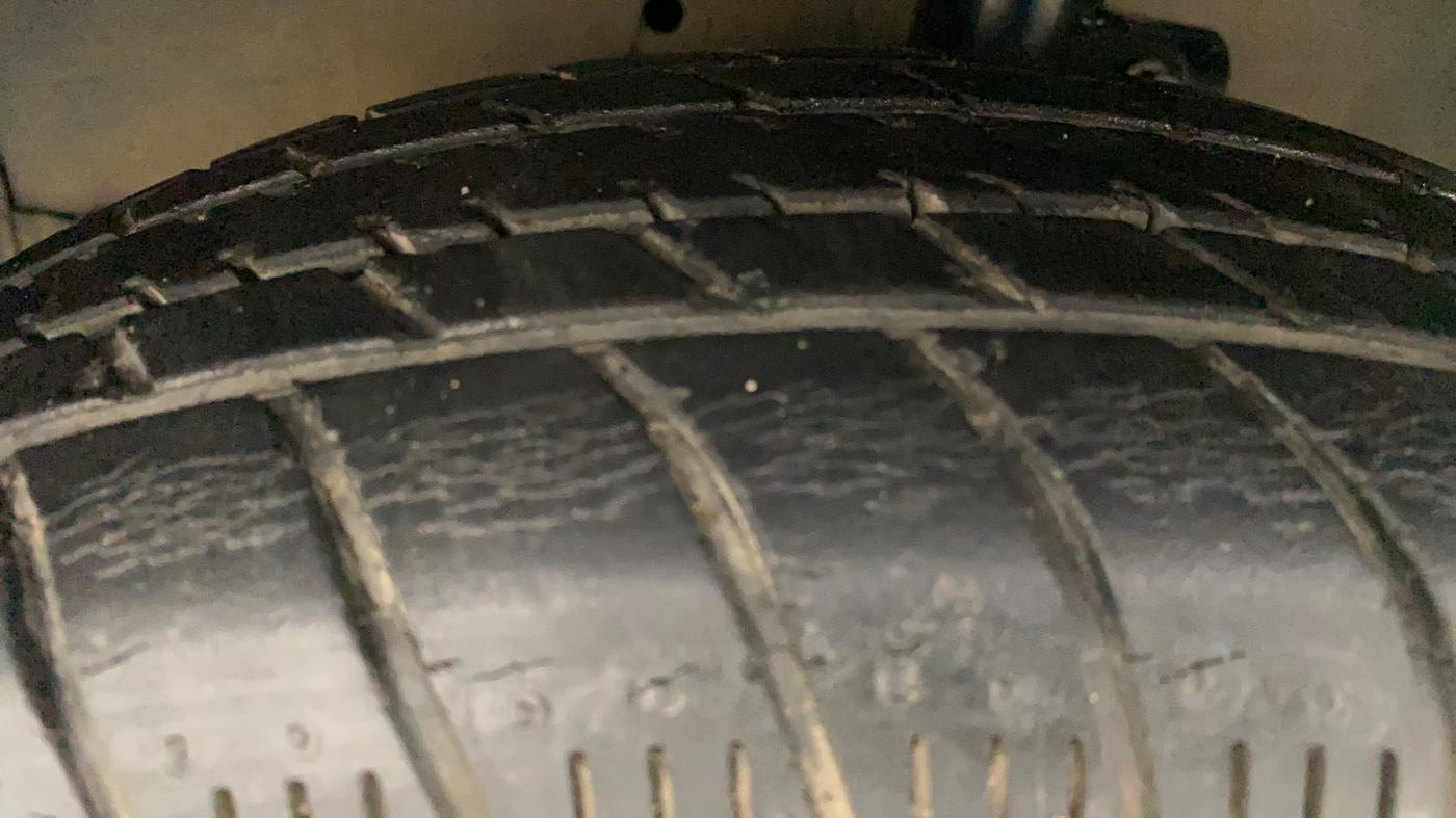 2015 Maruti Celerio ZXI AMT, Petrol, Automatic, 29,274 km, Left Front Tyre Tread