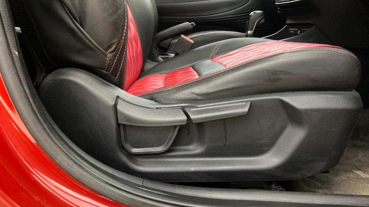 2021 Hyundai NEW I20 SPORTZ 1.2 AT, Petrol, Automatic, 37,409 km, Driver Side Adjustment Panel