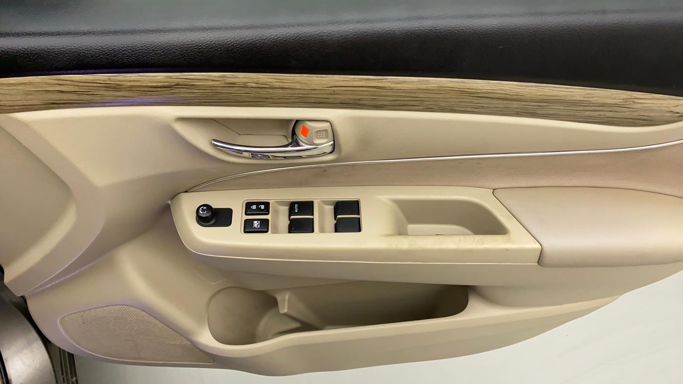 2018 Maruti Ciaz SIGMA 1.5 SHVS MT  PETROL, Petrol, Manual, 52,662 km, Driver Side Door Panels Control