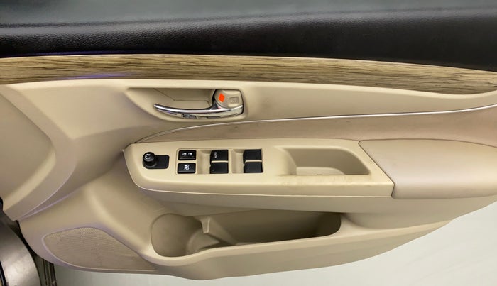 2018 Maruti Ciaz SIGMA 1.5 SHVS MT  PETROL, Petrol, Manual, 52,662 km, Driver Side Door Panels Control