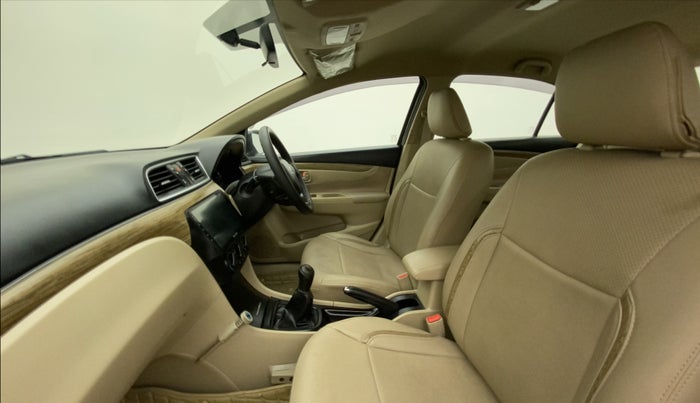 2018 Maruti Ciaz SIGMA 1.5 SHVS MT  PETROL, Petrol, Manual, 52,662 km, Right Side Front Door Cabin