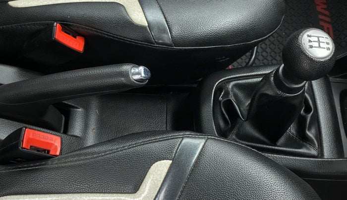 2017 Maruti Swift VXI, Petrol, Manual, 53,911 km, Gear Lever
