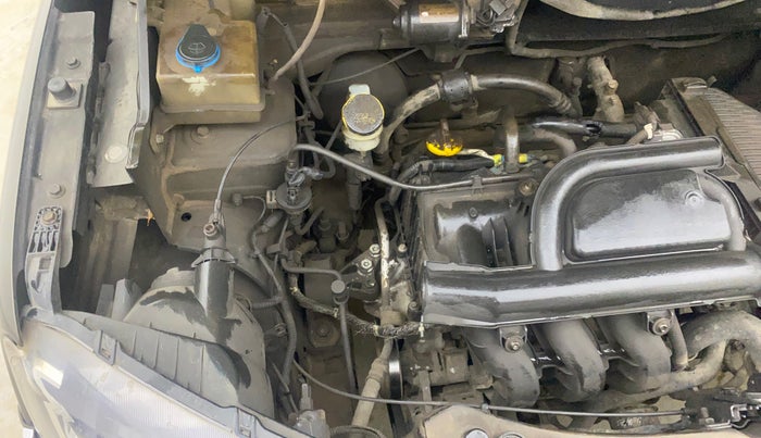 2017 Renault Kwid RXT 1.0 AMT, Petrol, Automatic, 1,05,200 km, Engine View - Right