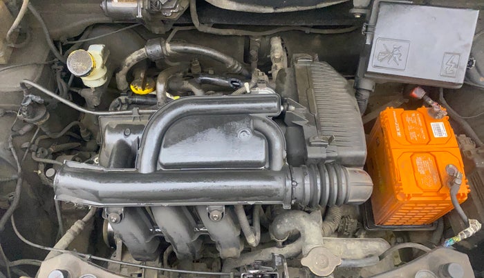 2017 Renault Kwid RXT 1.0 AMT, Petrol, Automatic, 1,05,200 km, Engine View