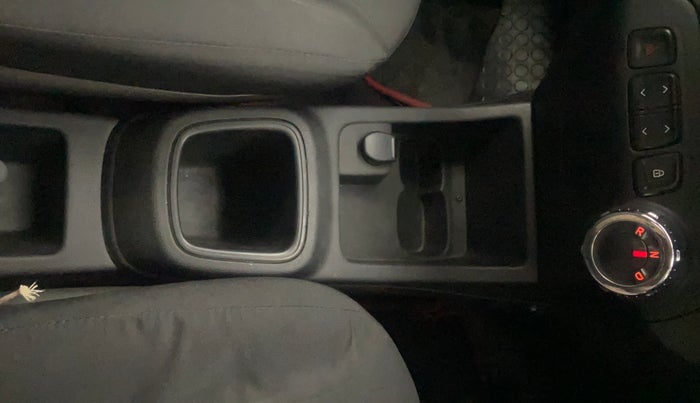 2017 Renault Kwid RXT 1.0 AMT, Petrol, Automatic, 1,05,200 km, Gear Lever