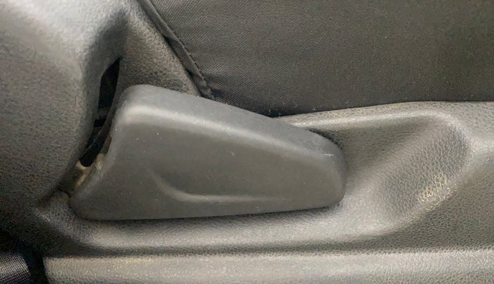 2017 Renault Kwid RXT 1.0 AMT, Petrol, Automatic, 1,05,200 km, Driver Side Adjustment Panel