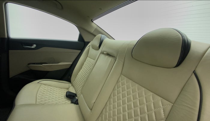2019 Hyundai Verna 1.6 CRDI SX, Diesel, Manual, 39,796 km, Right Side Rear Door Cabin