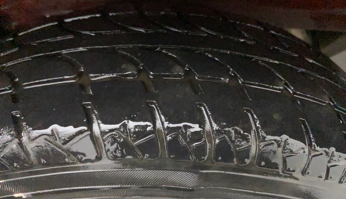 2013 Maruti Wagon R 1.0 LXI, Petrol, Manual, 53,345 km, Right Front Tyre Tread