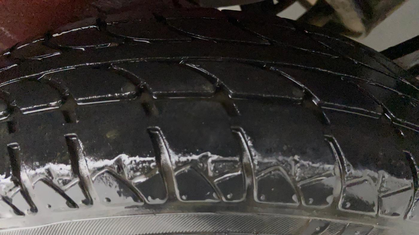 2013 Maruti Wagon R 1.0 LXI, Petrol, Manual, 53,345 km, Left Front Tyre Tread