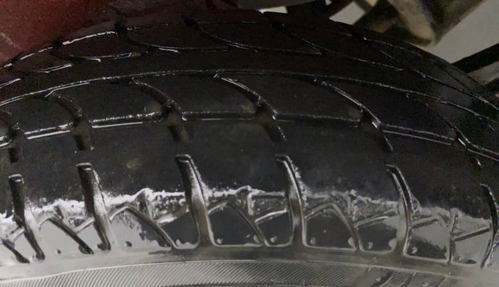2013 Maruti Wagon R 1.0 LXI, Petrol, Manual, 53,345 km, Left Front Tyre Tread