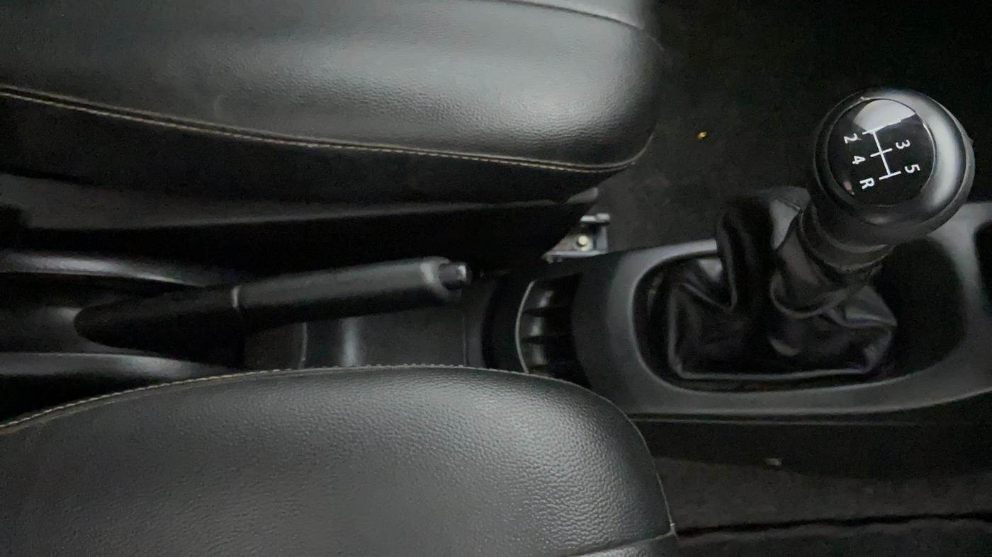 2013 Maruti Wagon R 1.0 LXI, Petrol, Manual, 53,345 km, Gear Lever