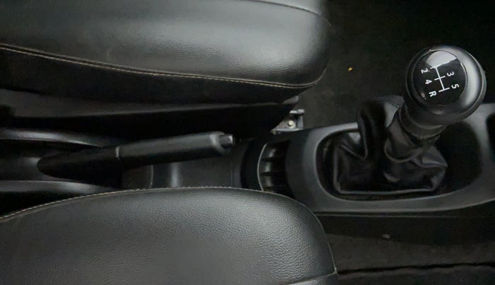 2013 Maruti Wagon R 1.0 LXI, Petrol, Manual, 53,345 km, Gear Lever
