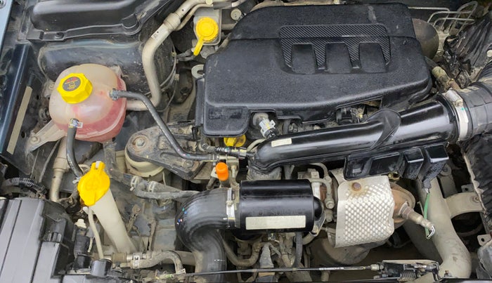 2021 Mahindra XUV300 W8 1.2 PETROL, Petrol, Manual, 52,390 km, Engine View - Right