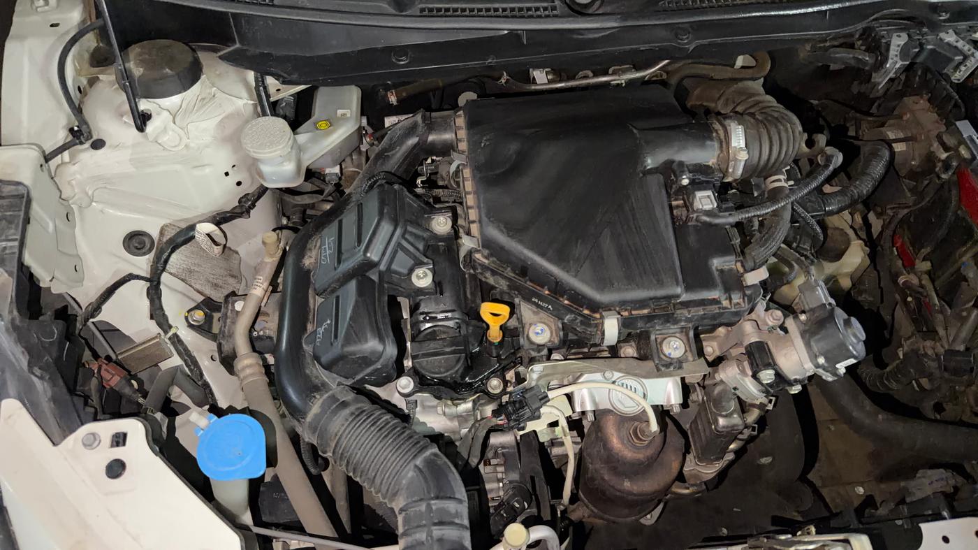 2024 Maruti Swift VXi (O) AMT, Petrol, Automatic, 31,518 km, Engine View - Right