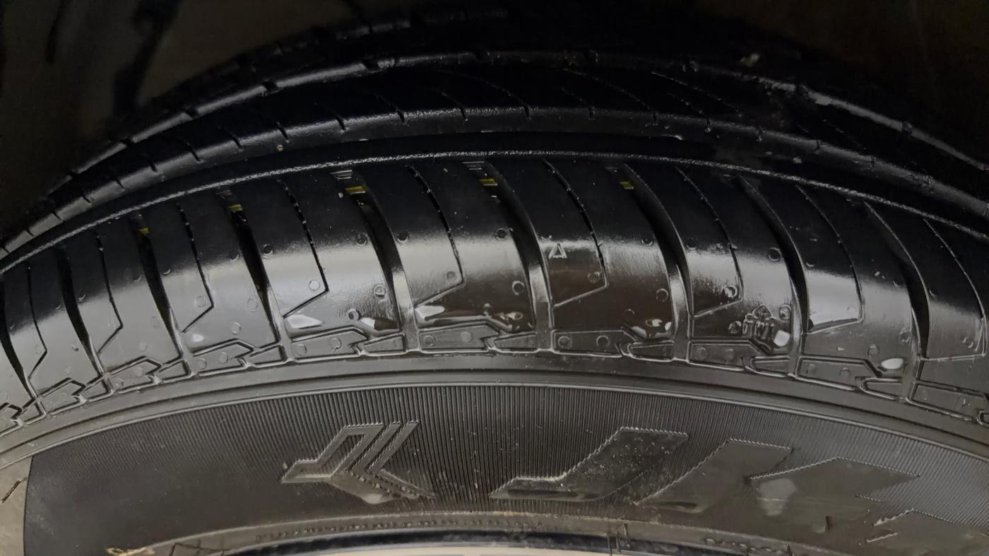 2024 Maruti Swift VXi (O) AMT, Petrol, Automatic, 31,518 km, Left Front Tyre Tread