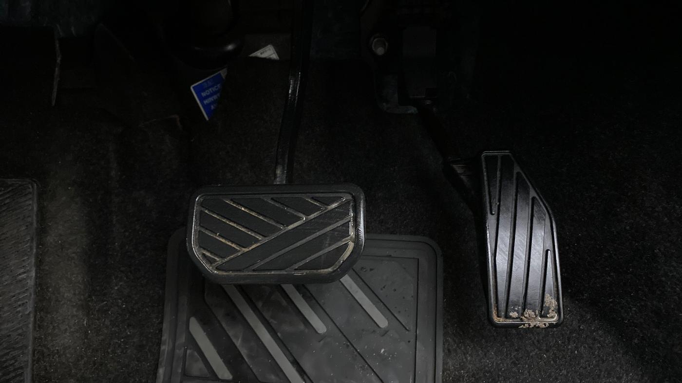 2019 Maruti Swift VXI AMT D, Petrol, Automatic, 14,430 km, Pedals