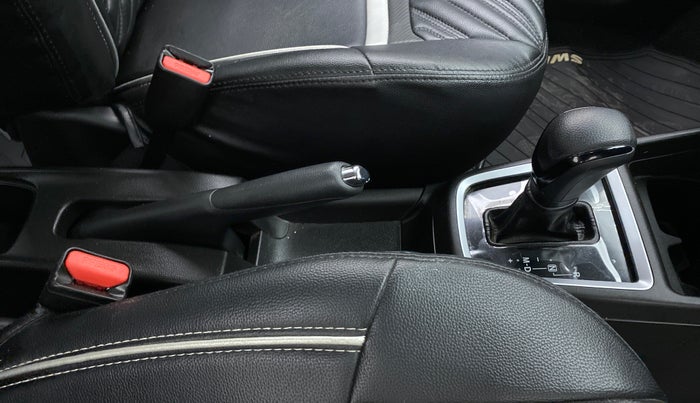 2019 Maruti Swift VXI AMT D, Petrol, Automatic, 14,430 km, Gear Lever