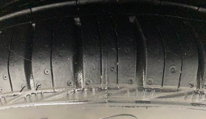 2017 Ford Figo Aspire TITANIUM1.5 DIESEL, Diesel, Manual, 1,25,588 km, Right Front Tyre Tread